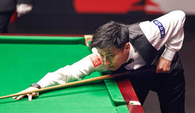 斯佳辉, 霍金斯曾夺, 下一轮